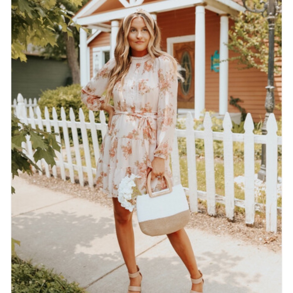 🔴SOLD🔴Brand New Floral Dress - Picture 6 of 7